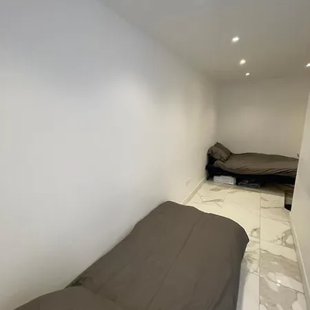 Apartment Au Rez De Chaussee Pres De Gare De Lyon